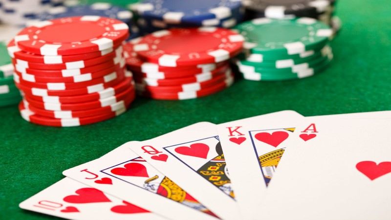 Quy tắc đơn giản của game danh bai doi thuong poker
